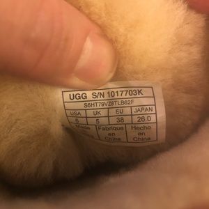 Used UGG boots size 6